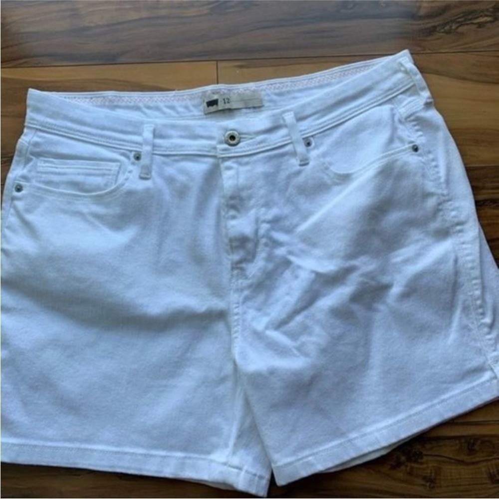 Levi’s white denim shorts 12 - Picture 6 of 7